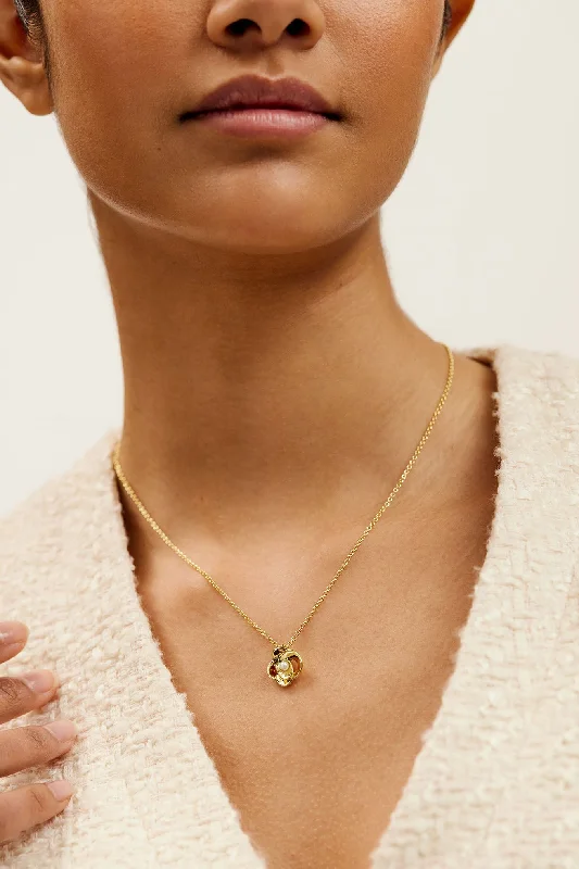 Flora Pearl Flower Pendant Gold